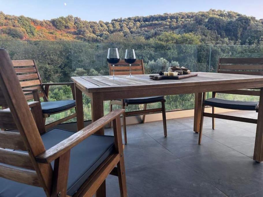Ek Ornelakis, Luxury Country House With Jacuzzi Chania  Eksteriør billede