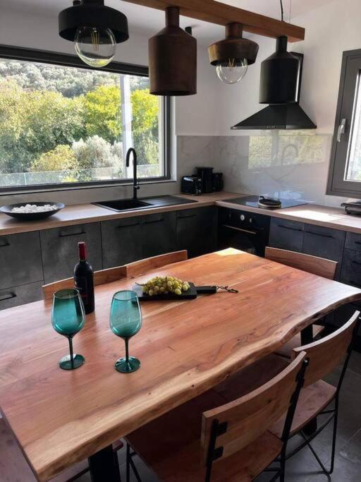 Ek Ornelakis, Luxury Country House With Jacuzzi Chania  Eksteriør billede